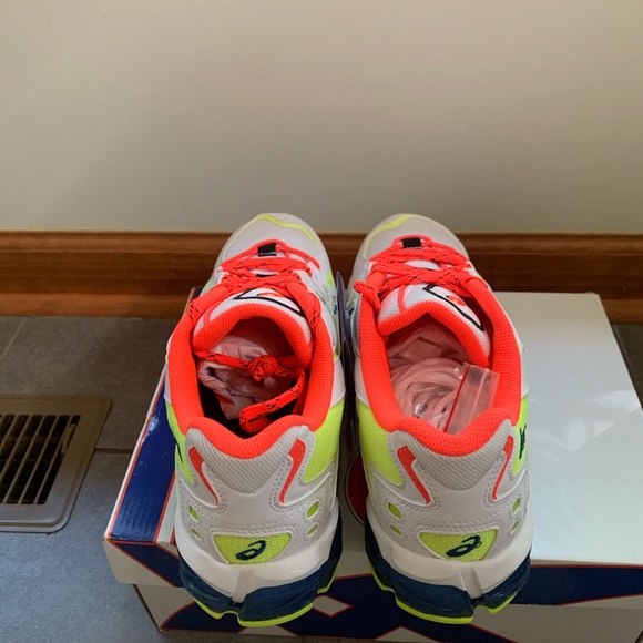 ASICS - Picture 5 of 6